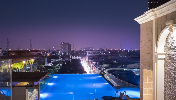 Rooftop Pool